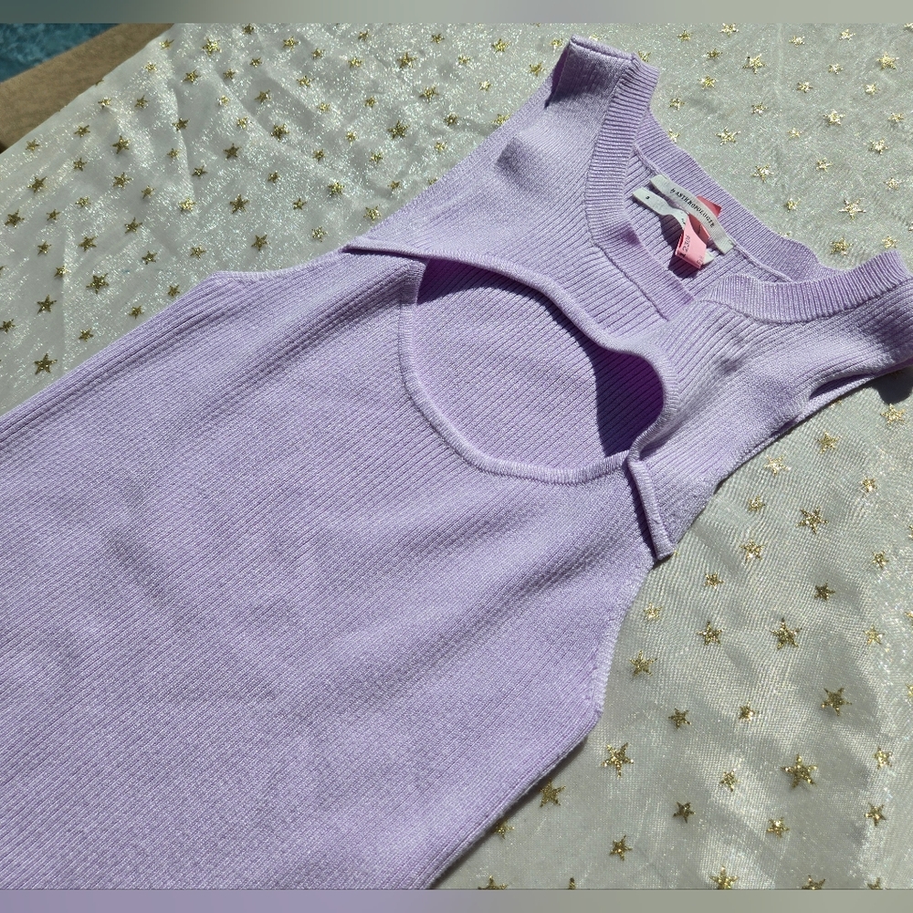 Cute peep-hole top